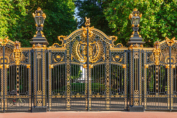 Green Park at Buckingham Palace, City of Westminster, London, England