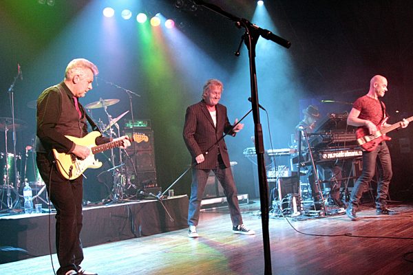 Manfred MannâÄs Earth Band