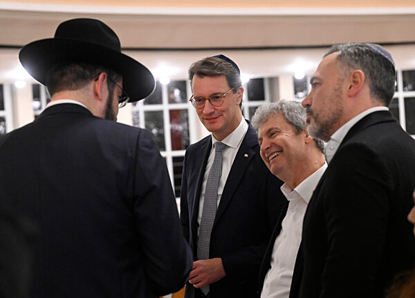 Entzünden der Chanukka-Lichter in Düsseldorf