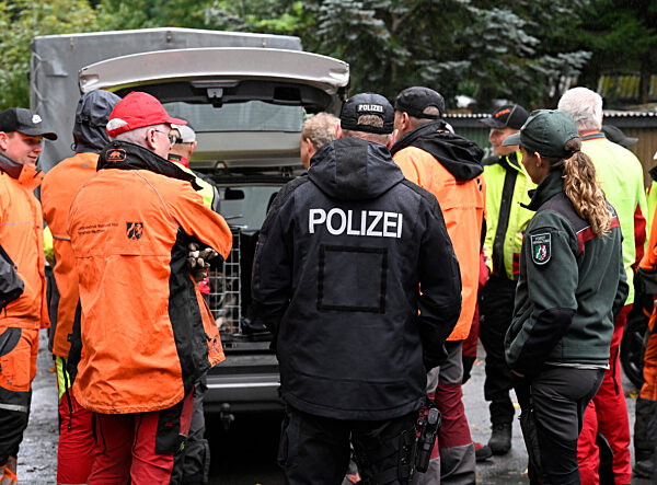 Polizei sucht nach Anschlag erneut Gebiet in Solingen ab