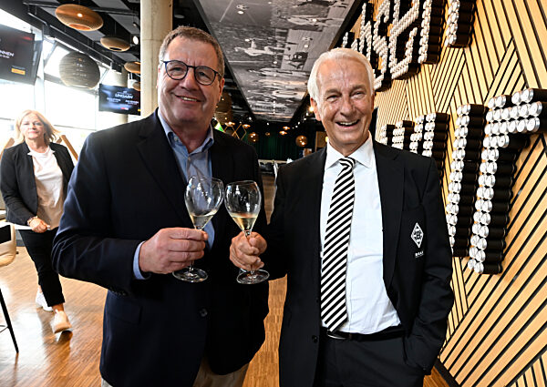 Mönchengladbach - 125-Jahr-Feier mit Denkmalenthüllung