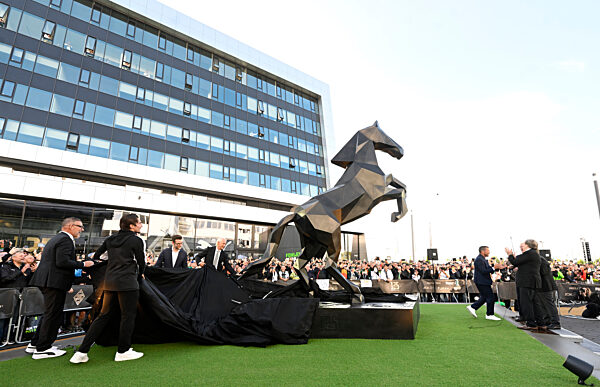 Mönchengladbach - 125-Jahr-Feier mit Denkmalenthüllung