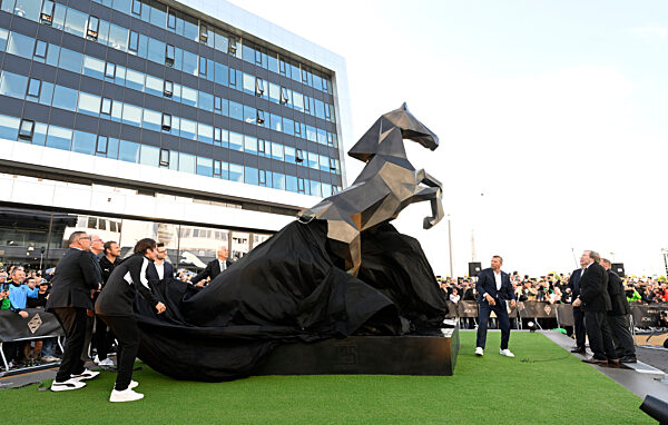 Mönchengladbach - 125-Jahr-Feier mit Denkmalenthüllung