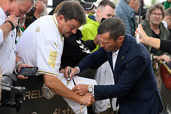 Mönchengladbach - 125-Jahr-Feier mit Denkmalenthüllung