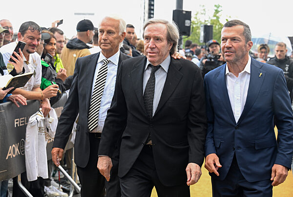 Mönchengladbach - 125-Jahr-Feier mit Denkmalenthüllung