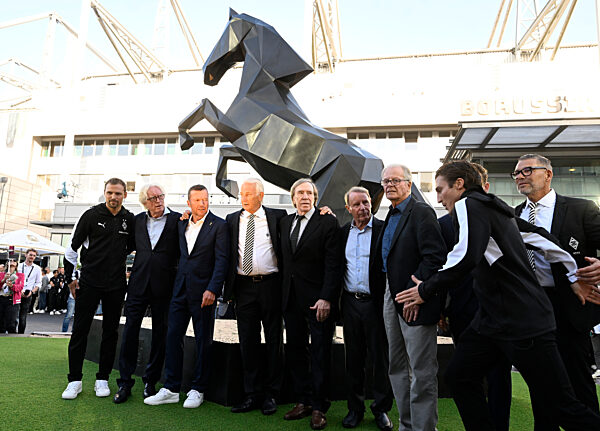 Mönchengladbach - 125-Jahr-Feier mit Denkmalenthüllung