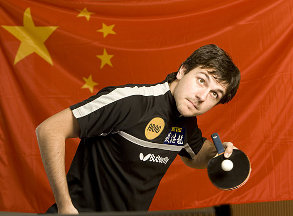 Der deutsche Tischtennisspieler Timo Boll spielt den Ball am 19.02...