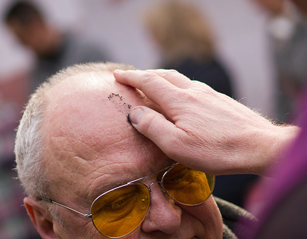 Aschenkreuz "to go" in Frankfurt