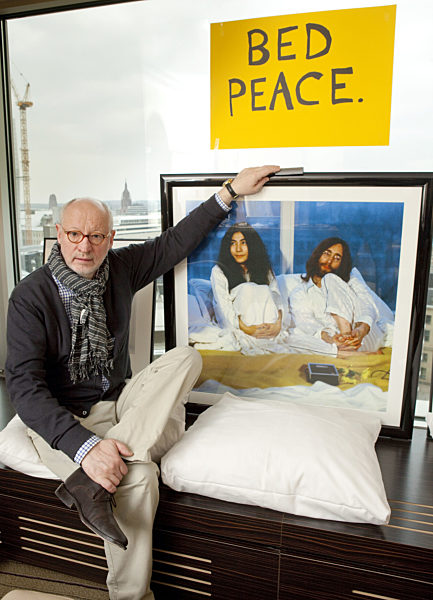 Der Fotograf Elmar Welge sitzt am Montag (23.03...