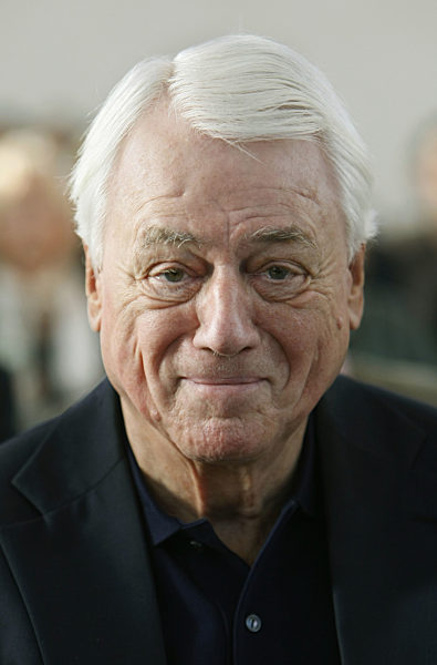 Der Regisseur und Autor Alexander Kluge lächelt am Freitag (11.09...