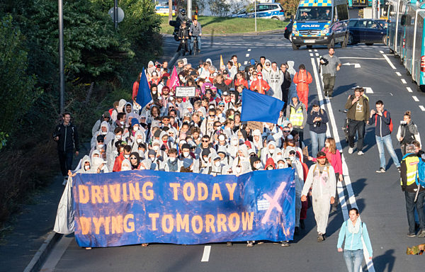 Demonstrationen gegen IAA