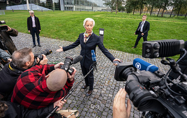 Christine Lagarde tritt Amt an