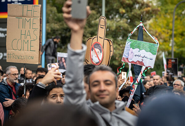 Demonstration gegen Irans Regierung