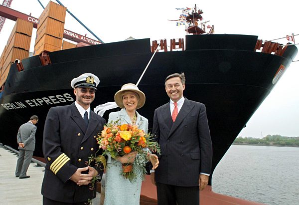 Friede Springer tauft Containerschiff auf «Berlin Express»