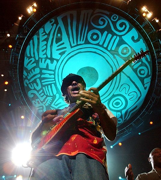 Santana begeisterte zum Tour-Auftakt tausende Fans in Hamburg