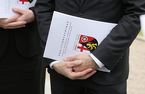 Ampelkoalition stellt den Koalitionsvertrag vor