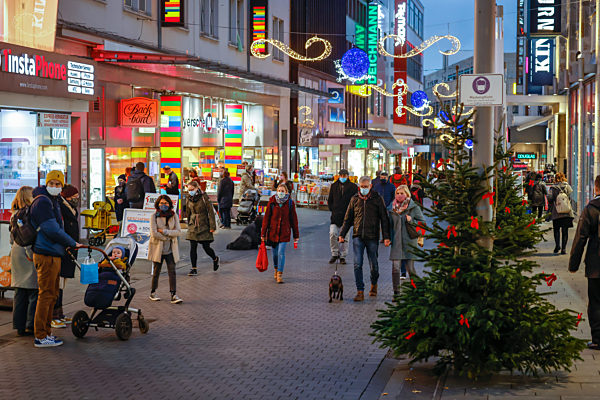 Maskenpflicht in der Bochumer Innenstadt in Zeiten der Coronakrise zur Vorweihnachtszeit, Bochum, Nordrhein-Westfalen, Deutschland