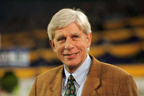 Aus German Classics 2005 05 Grand Prix CSI in Hannover Messegelaende Halle 9. Paul Schockemoehle als Veranstalter am 21.10.2005.