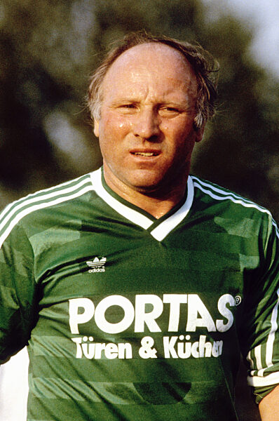 Uwe Seeler - hier bei einem Benefizspiel in Hohenhameln bei Hannover am 17.06.1988.