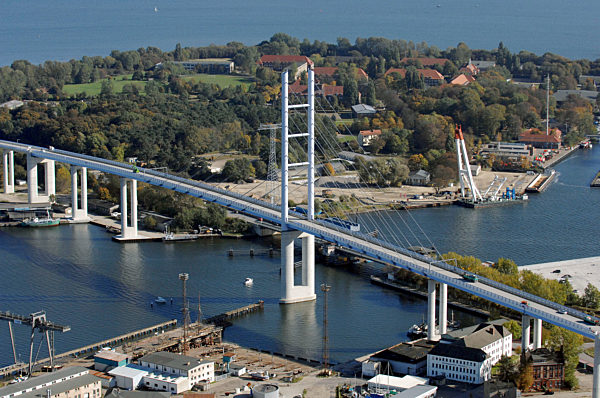 Neue Rügenbrücke vor Freigabe