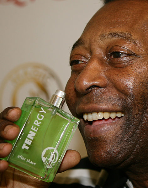 Fußballlegende Pelé schnuppert am Freitag (27.07...