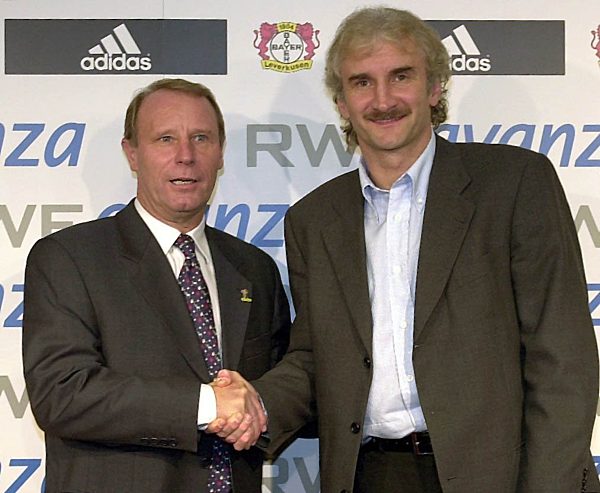 Fußball: Berti Vogts löst Rudi Völler in Leverkusen ab