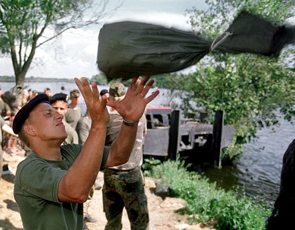 Bundeswehr wird weiter im Hochwassergebiet helfen