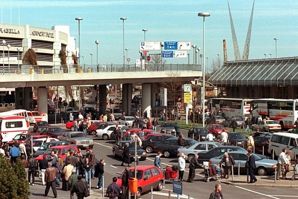 Flughafen Düsseldorf nach Brandkatastrophe geschlossen