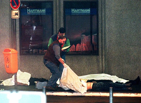 Brandkatastrophe auf Düsseldorfer Flughafen - 16 Tote