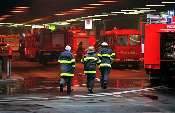 Brandkatastrophe auf Düsseldorfer Flughafen - 16 Tote