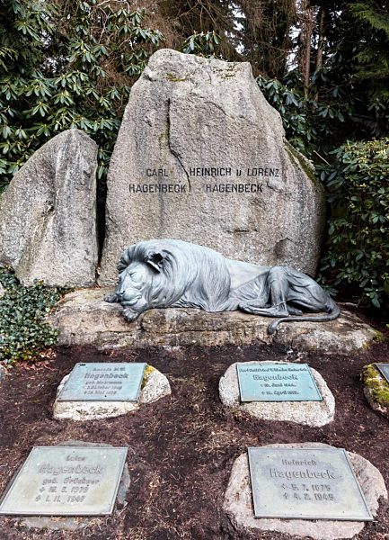 Neuer Bronzelöwe auf der Grabstätte von Carl Hagenbeck