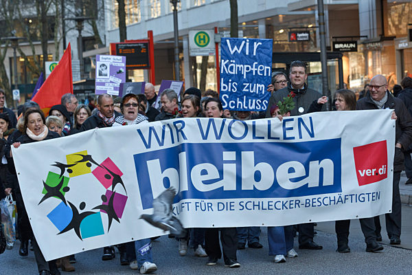 Demonstration für den Erhalt von Arbeitsplätzen bei Schlecker