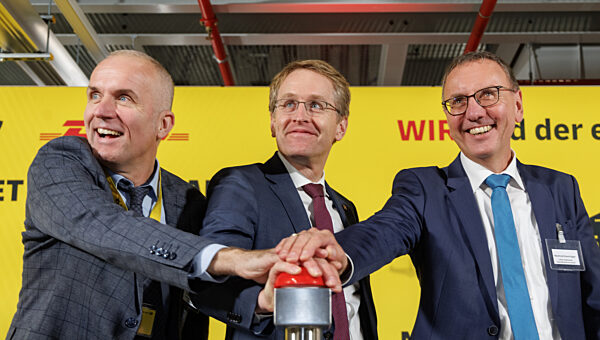DHL Paketzentrum Neumünster nimmt Sortieranlage in Betrieb