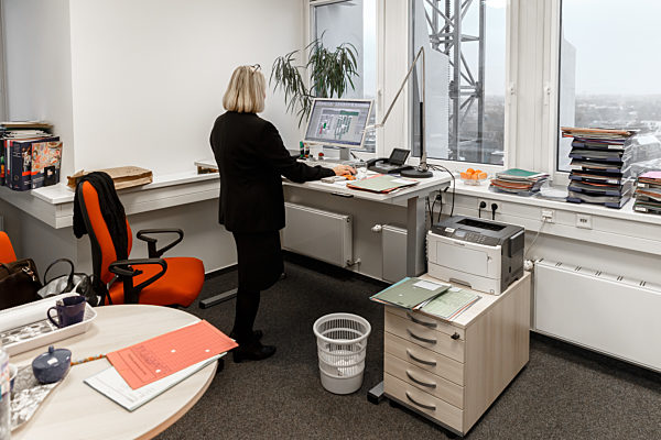Steharbeitsplatz in Büro