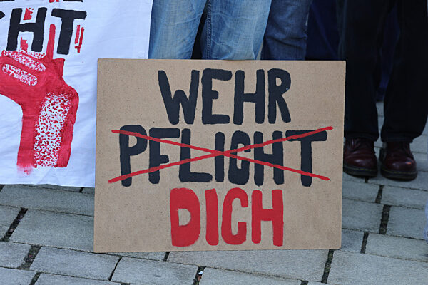 Bundesweiter Schulstreik gegen Wehrpflicht - Jena