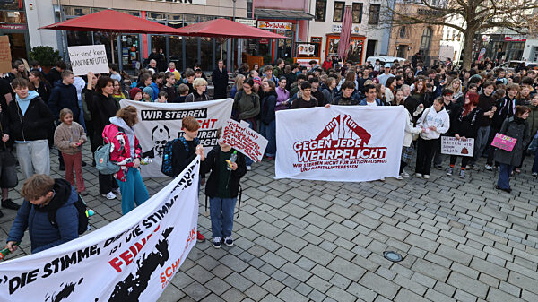 Bundesweiter Schulstreik gegen Wehrpflicht - Jena
