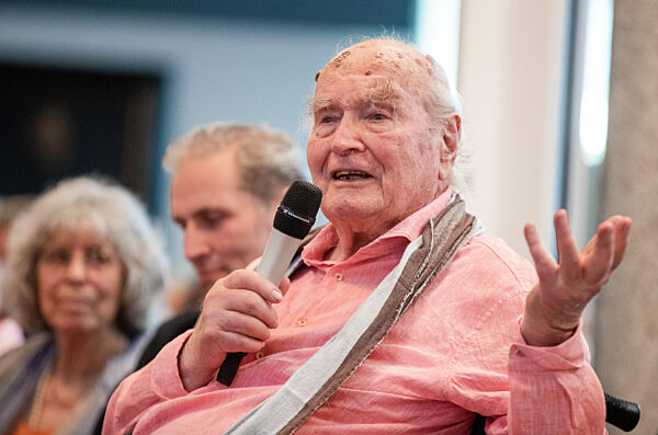 Deutsches Literaturarchiv erhält Martin Walser Archiv