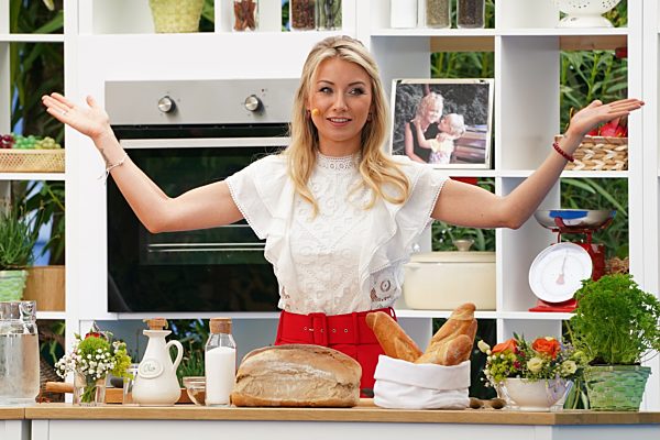 ARD Unterhaltungsshow Immer wieder Sonntags ( IWS ) - Staffel 2. Live aus der Europapark Arena.