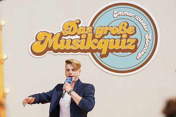 ARD Fernsehunterhaltungsshow Immer wieder sonntags - Staffel 3, vor rund 400 Livebesuchern