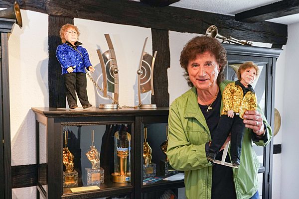 EXCLUSIVE -  Spaziergang durch Knittlingen und Besuch im Museum der Flippers.