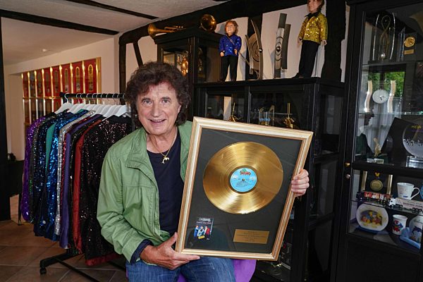 EXCLUSIVE -  Spaziergang durch Knittlingen und Besuch im Museum der Flippers.