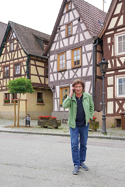 EXCLUSIVE -  Spaziergang durch Knittlingen und Besuch im Museum der Flippers.