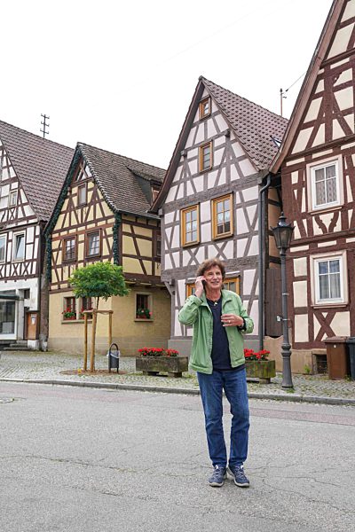 EXCLUSIVE -  Spaziergang durch Knittlingen und Besuch im Museum der Flippers.