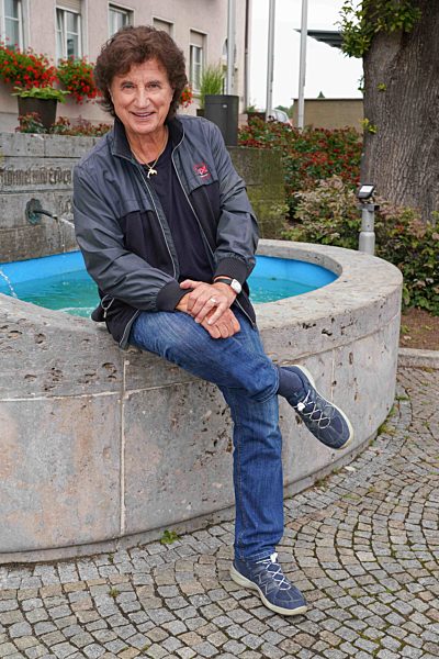 EXCLUSIVE -  Spaziergang durch Knittlingen und Besuch im Museum der Flippers.