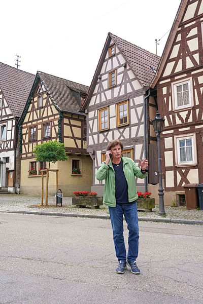 EXCLUSIVE -  Spaziergang durch Knittlingen und Besuch im Museum der Flippers.