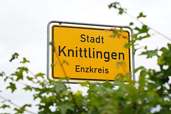 Spaziergang durch Knittlingen und Besuch im Museum der Flippers.