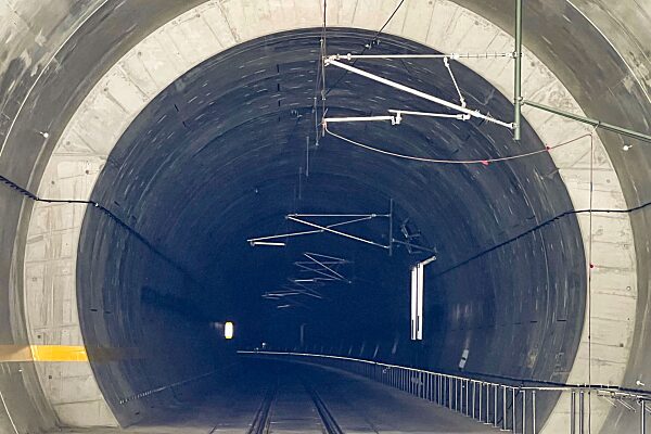 Im Zuge der Eisenbahn-Neubaustrecke Wendlingen Ulm entsteht im Filstal zwischen Muehlhausen und Wendlingen mit der Filstalbruecke, eine der hÃ¶chsten EisenbahnbrÃ_cken (85m) in Deutschland. Die Bruecke verbindet den Bosslertunnel (8806 Meter ) und den Stei