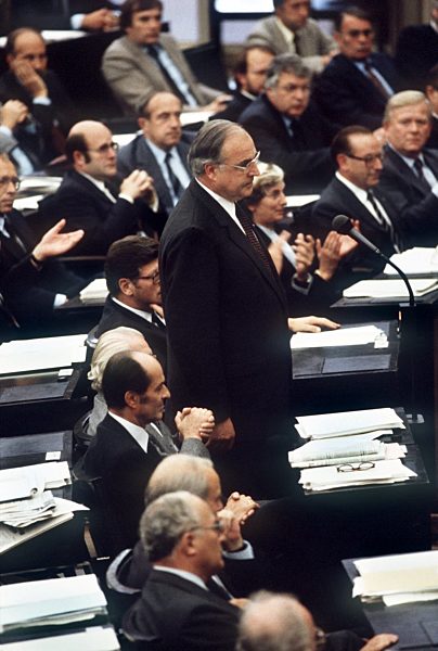Helmut Schmidt gestürzt - Helmut Kohl neuer Bundeskanzler