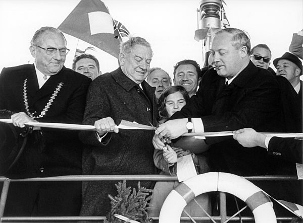 Leber opens part of Europa Canal