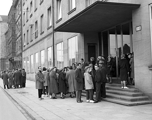 Rechtsstreit zwischen Schuhfabrik und entlassenen Arbeitern